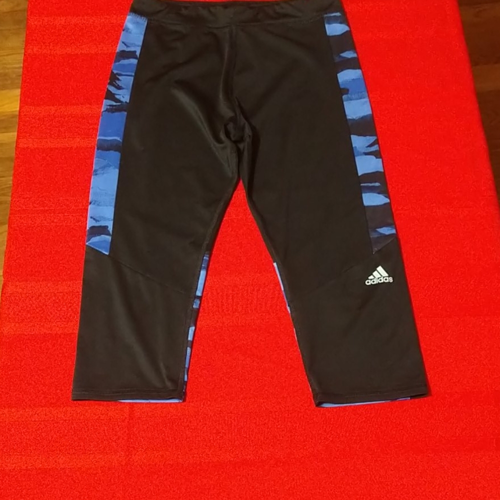 Gender neutral extra large capris Adidas